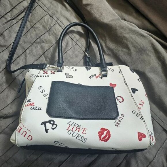 GUESS Crossbody Bag – Sleek, Chic & Versatile - Picture 3 of 8